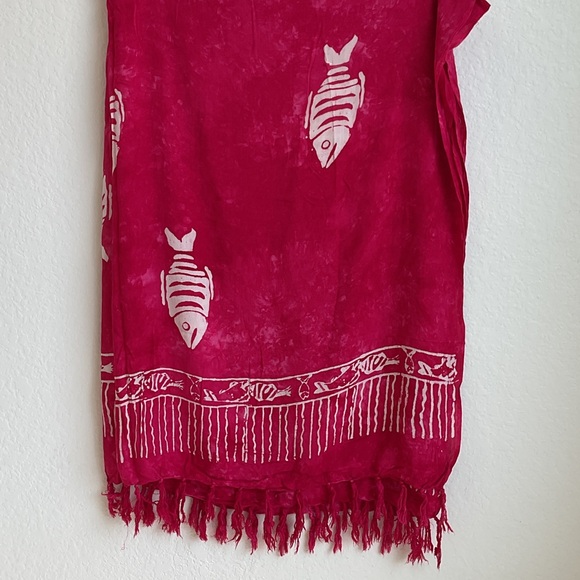 Handmade Other - Hot pink and white sarong with Fringe OS - 44 x 63”